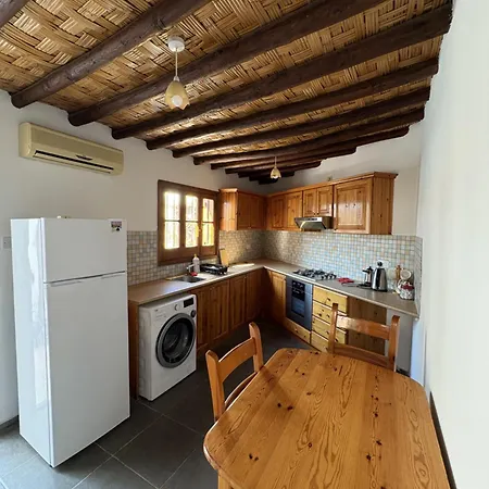Kyrenia Palace Homes בית נופש *